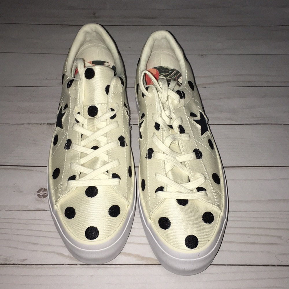 BRAND NEW polka dot platform converse